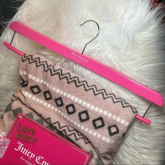 Juicy Couture home throw. - Picture 3 of 5